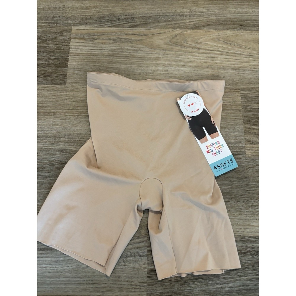 NWT ASSETS by SPANX Women's Remarkable Results High-Waist Mid-thigh  Small New